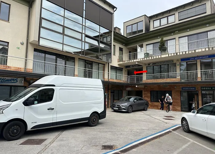 Auberge de jeunesse Lesce-bled *